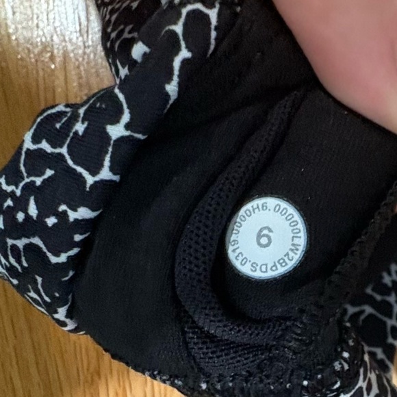 Lululemon Energy Bra - Picture 6 of 6